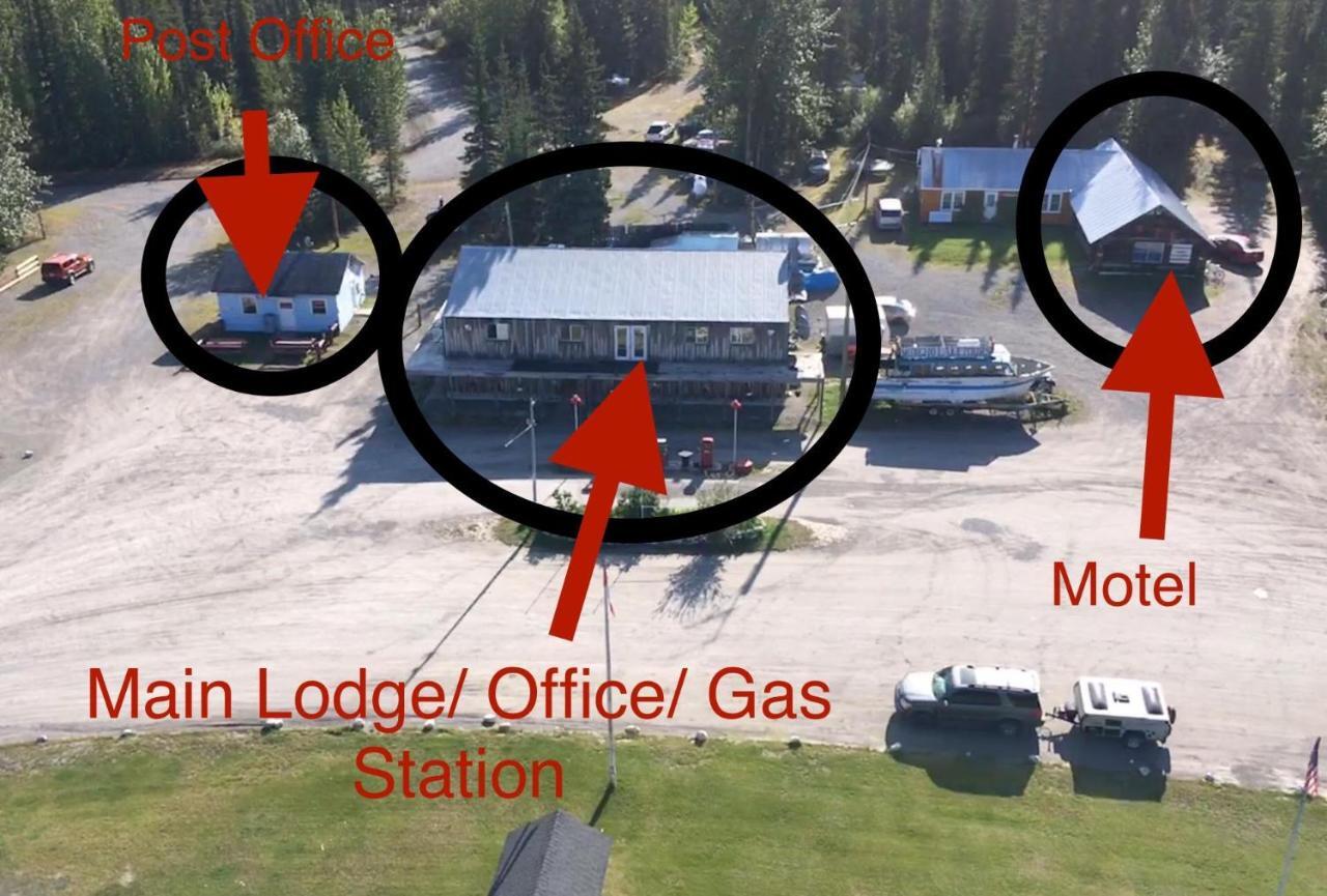 Double G Service Muncho Lake Luaran gambar